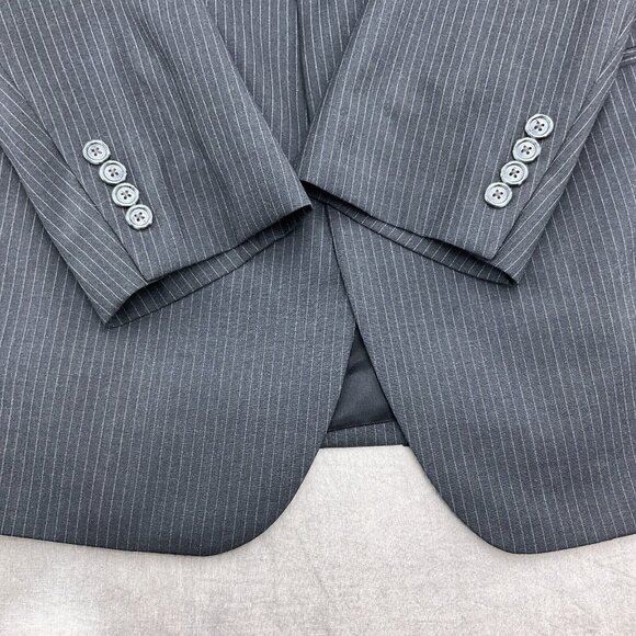 Jos A Bank Suit Men 43R 36W x 31L Gray White Pinstripe Wool Classic Career 2pc - Picture 3 of 16